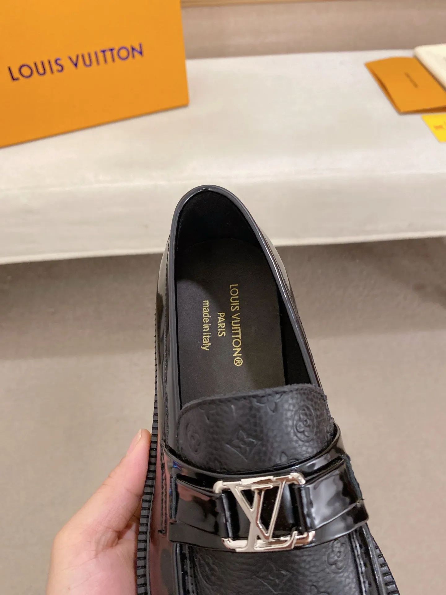 Men's shoes💰 580💰🌲 LV's top 🔍🔍 new men's leather shoes 🚹 are on sale at the same time at counters ⚠The uppers are imported cowhide from Italy, the entire imported cowhide lining, imported accessories 💪💪, completely 1⃣️ to 1⃣️ replica 🇮🇹💪 💪, ⚠Sole: The original sole is specially provided by the original factory, the exclusive movable molded sole is super comfortable, ⚠The original factory follows the order, 🔍🔍high quality, you can enter and exit the counter at will, welcome to compare⚠Size: 38-45